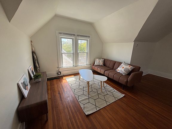 3rd image of 203 Lillian Ave #1