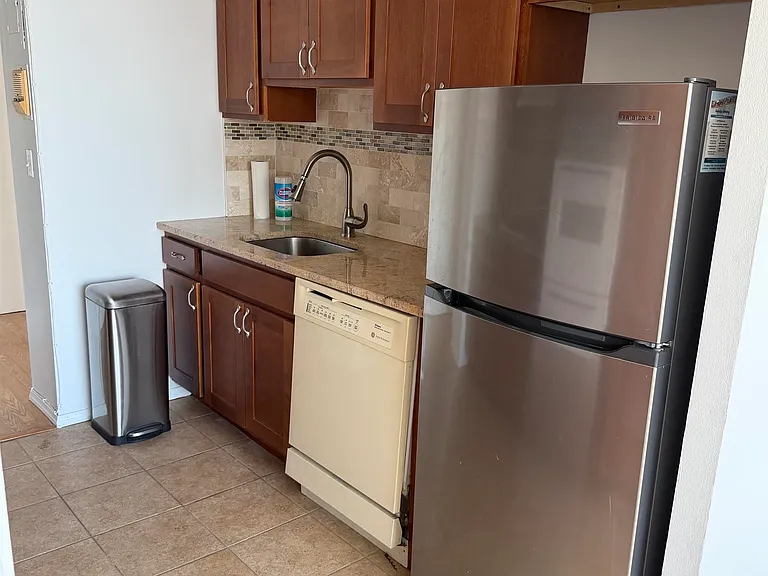 9060 Palisade Ave #705 — Photo 8
