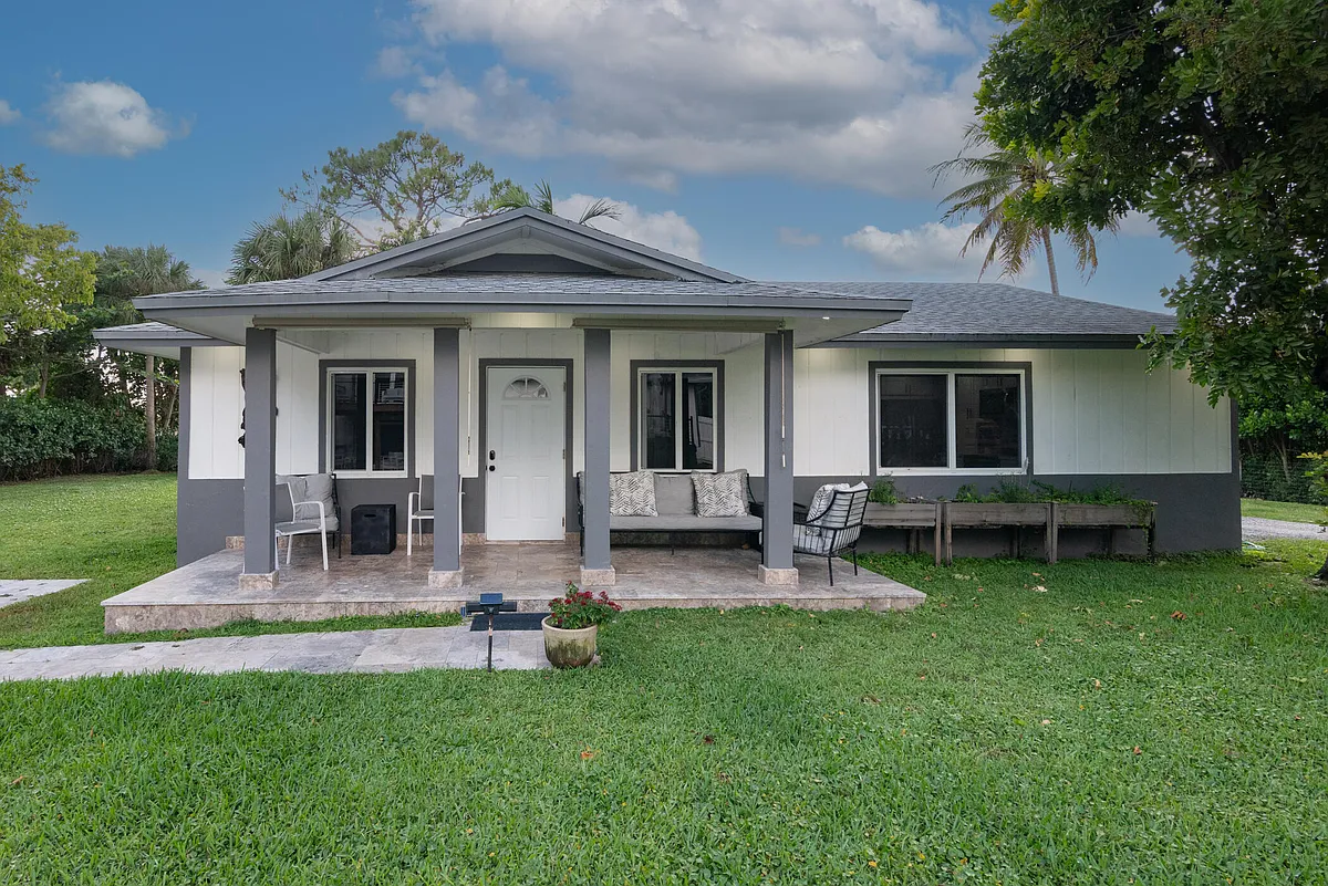 Photo 2 of 26 - 13487 Barwick Rd #B - Delray Beach, FL Building Photo - 13487 Barwick Rd #B
