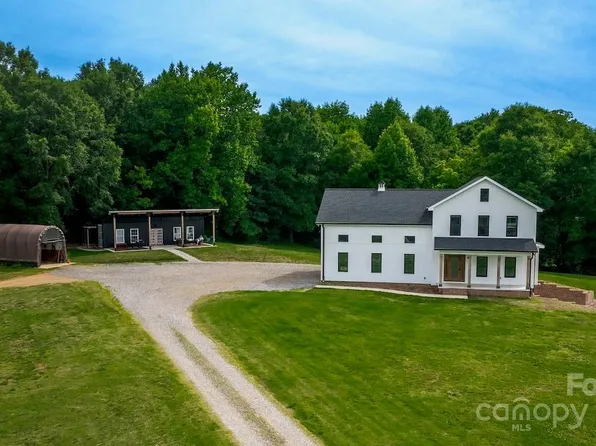 451 & 449 State Highway 16 N, Taylorsville, NC 28681