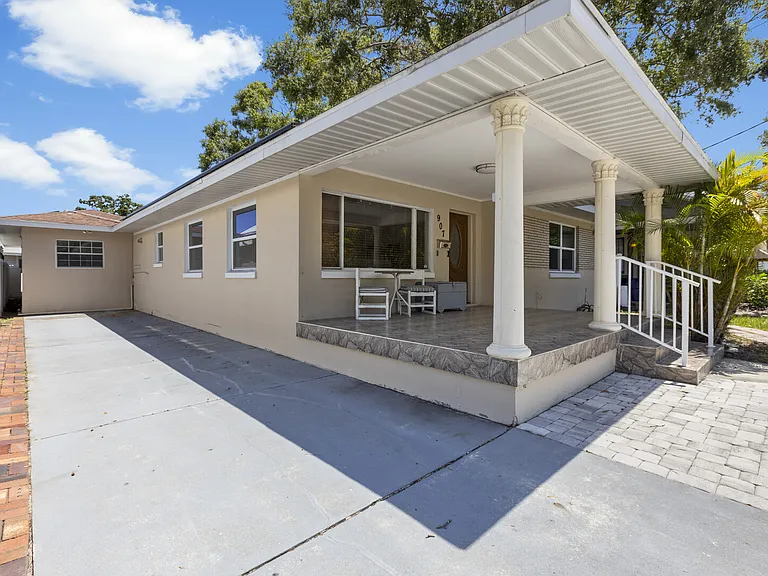 W Columbus Dr — Photo 6