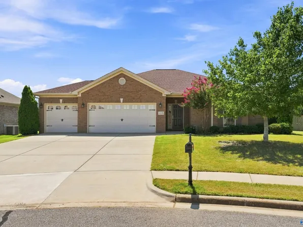 415 Creekwater Cir NW, Madison, AL 35757