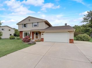 W184N8216 Tours Dr, Menomonee Falls, WI
