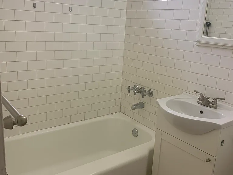 5254 Monroe Ave — Photo 5