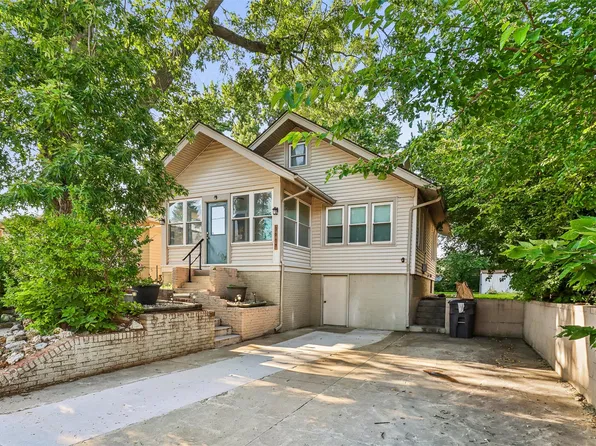 3007 Center St, Des Moines, IA 50312