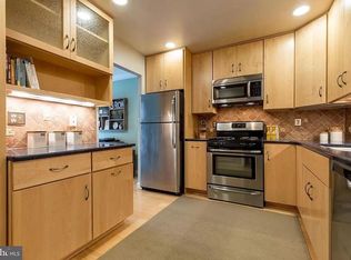 11833 Shire Ct APT 32, Reston, VA 20191
