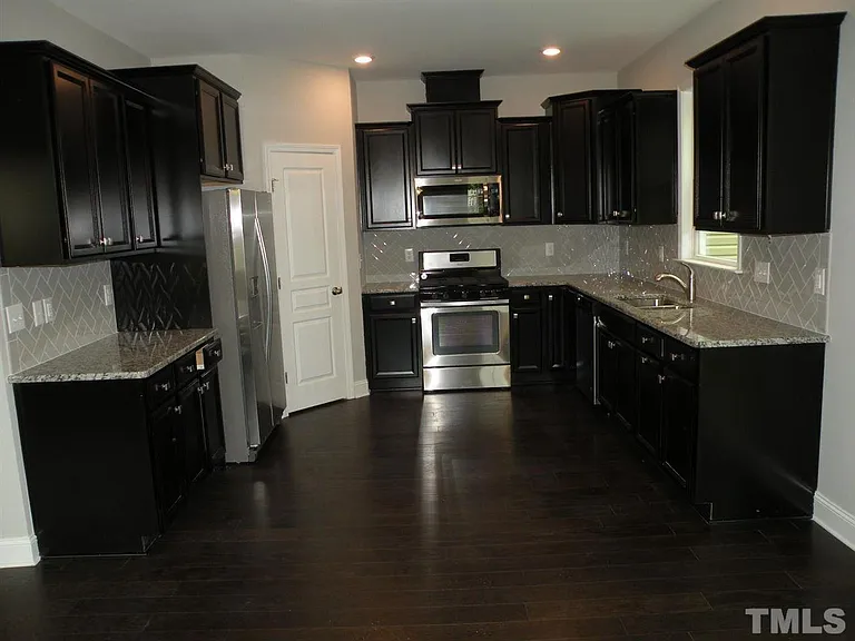 1625 Cary Reserve Dr — Photo 4