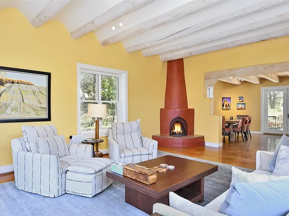 1030 Camino San Acacio, Santa Fe, NM 87505