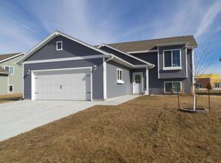 2501 Larkspur Ridge Dr, Brookings, SD 57006