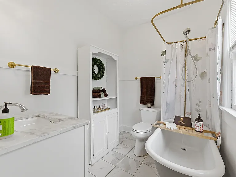 411 N Clifton Ave — Photo 16