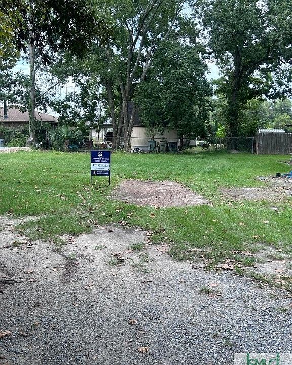 2nd image of 2108 Fox Street