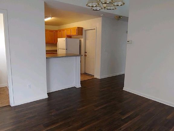 5th image of 9524 Sally Ave APT A