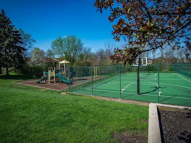 Carriage Park Apartments Basketball Courts 02