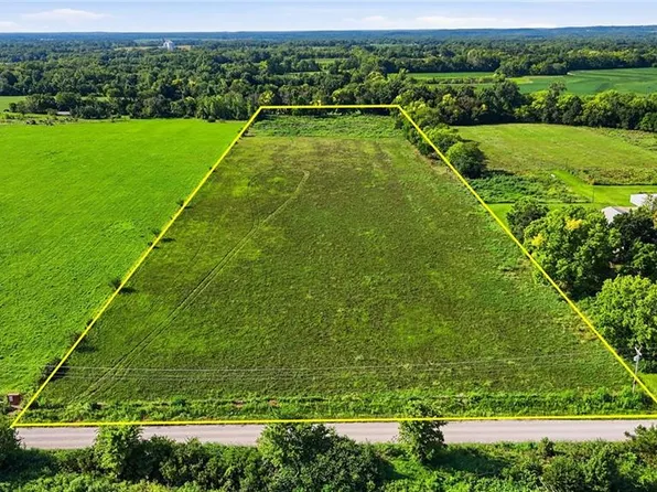 E 289th St, Harrisonville, MO 64701