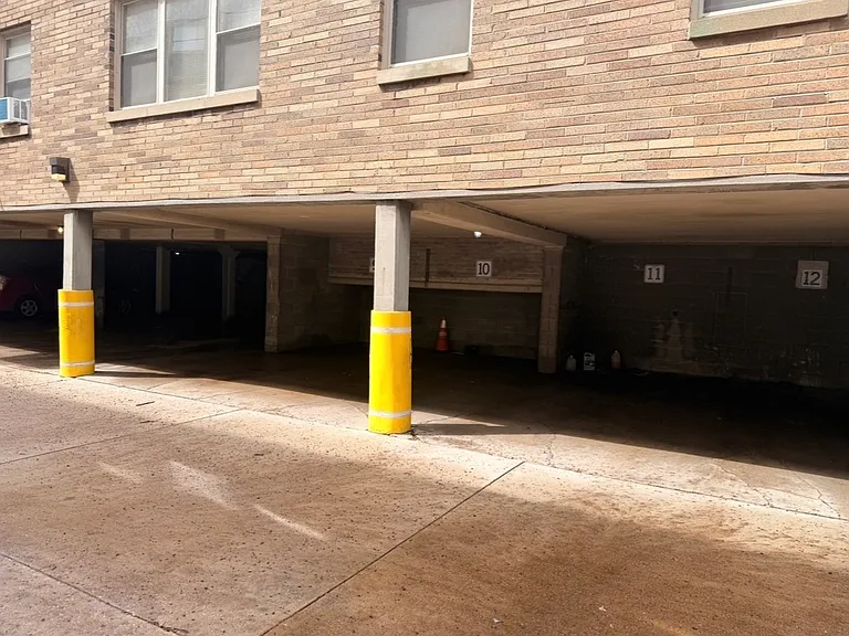 4002 N Farwell Ave #8 — Photo 15