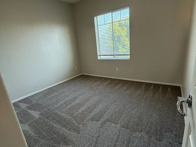 11702 W Sherman St — Photo 5