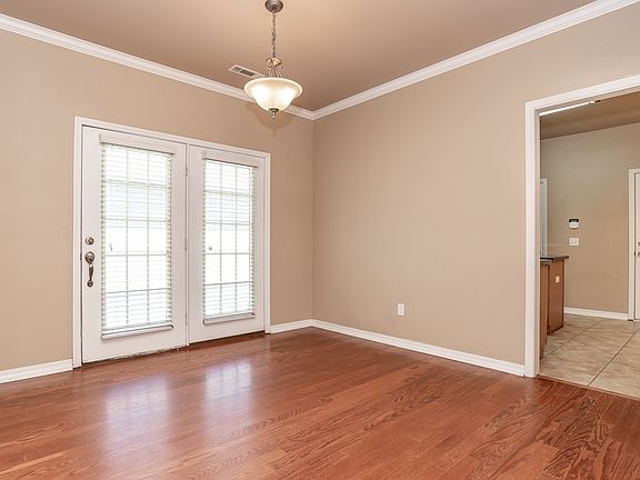 3rd image of 3538 W Thames Dr