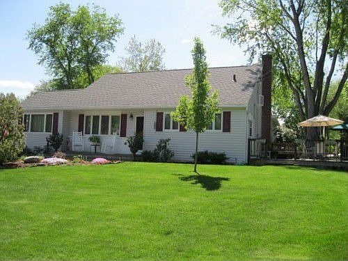 2nd image of 2739 Crescent Dr