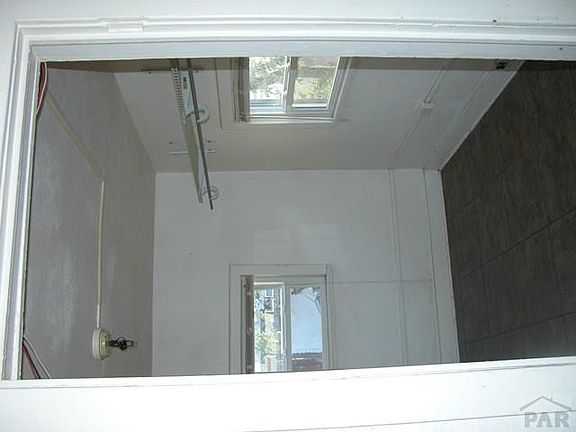 3rd image of 1628 E 9th St