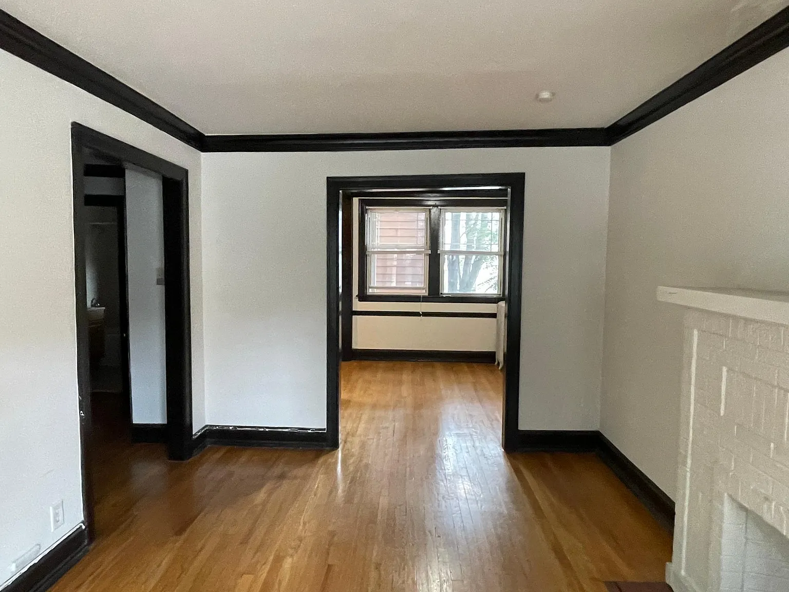 1 bed, 720 sqft, $1,900 — Photo 2