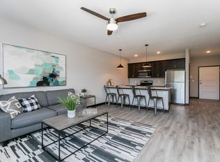 1420 1st Ave NE #208, Cedar Rapids, IA 52402