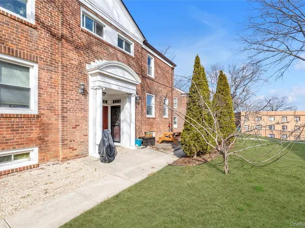 150-77 Village Road #59D, Jamaica Hills, NY 11432