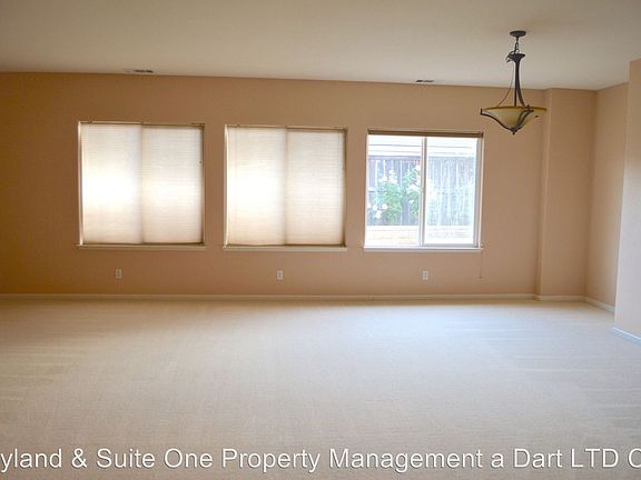 4th image of 700 River Oaks Dr