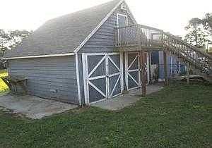 detached garage/shed