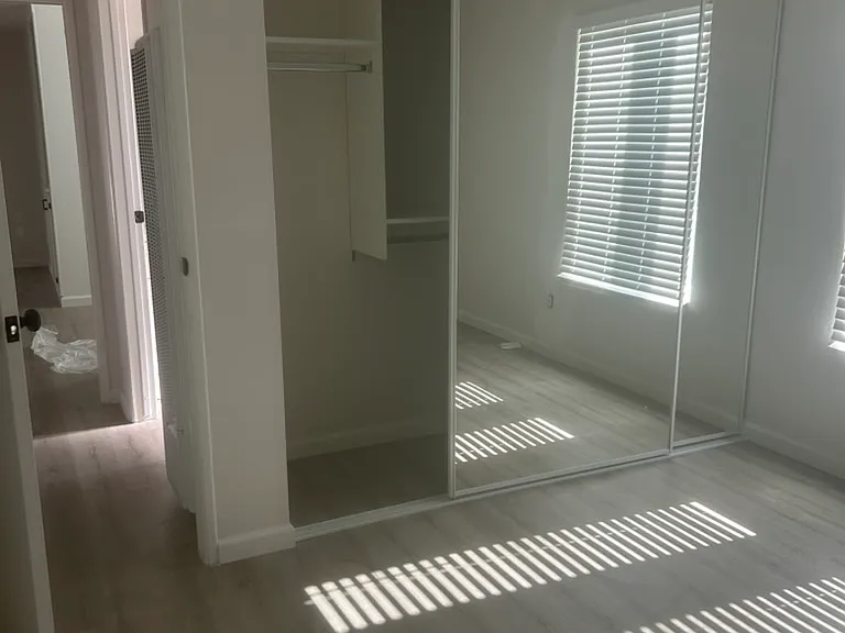 4361 Winona Ave #1 — Photo 11