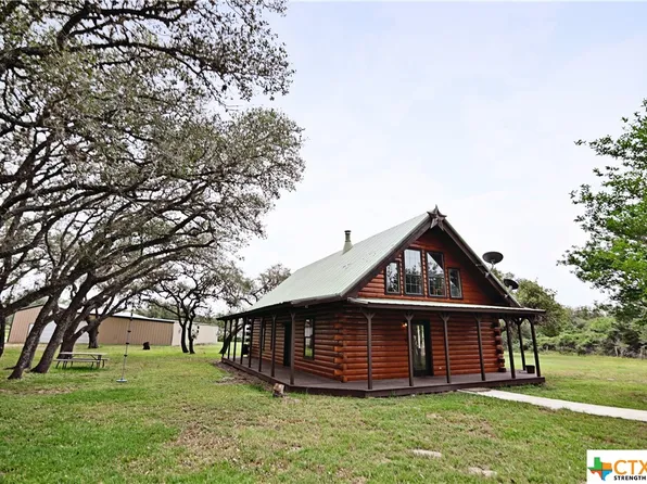 45 Holly Dr, Victoria, TX 77905