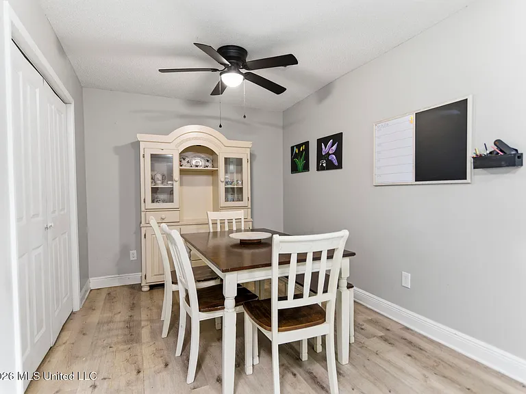 2616 W Angela Cir — Photo 7
