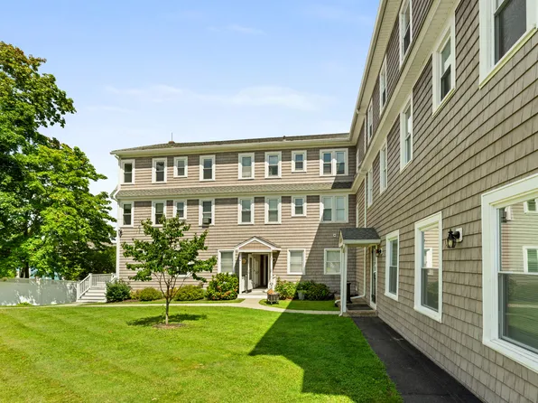 41 East High St