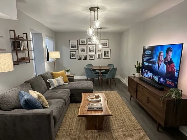 10140 Yonge St #5, Richmond Hill, ON L4C 1T6