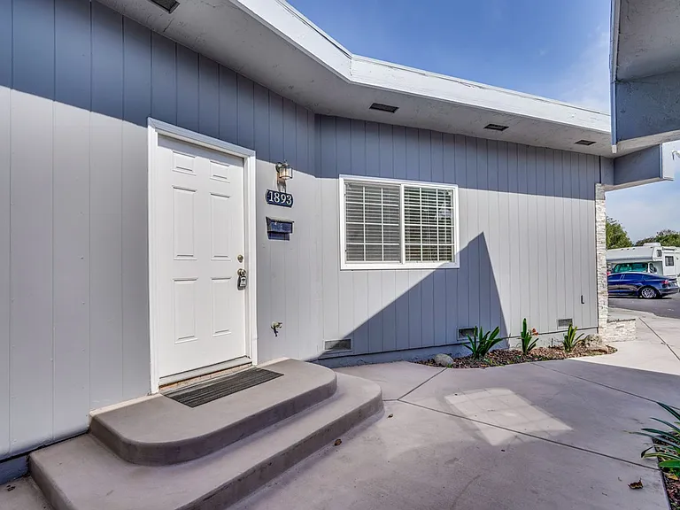 1893 Stardust Ct — Photo 5
