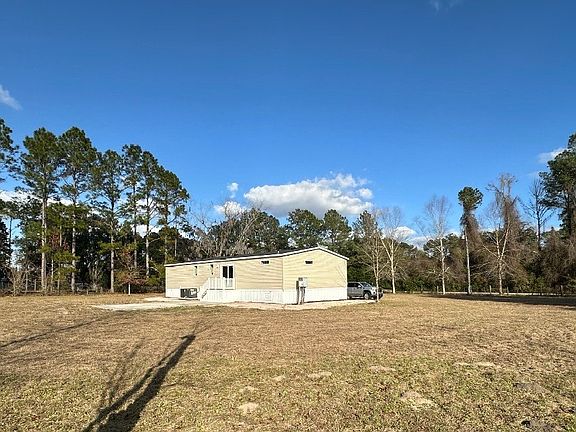 3rd image of 154 NW Bison Ct