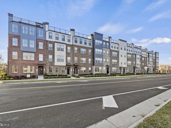 13639 Innovation Station Loop, Herndon, VA 20171