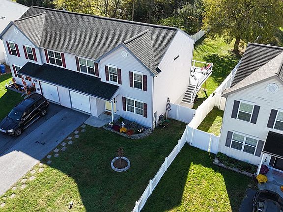 4th image of 1014 Daisy Dr