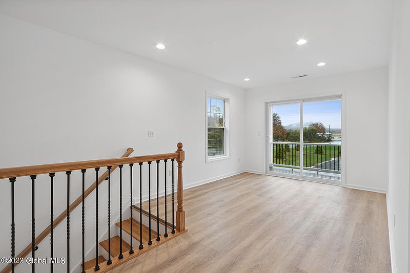 5th image of 123 Marjorie Lane #4