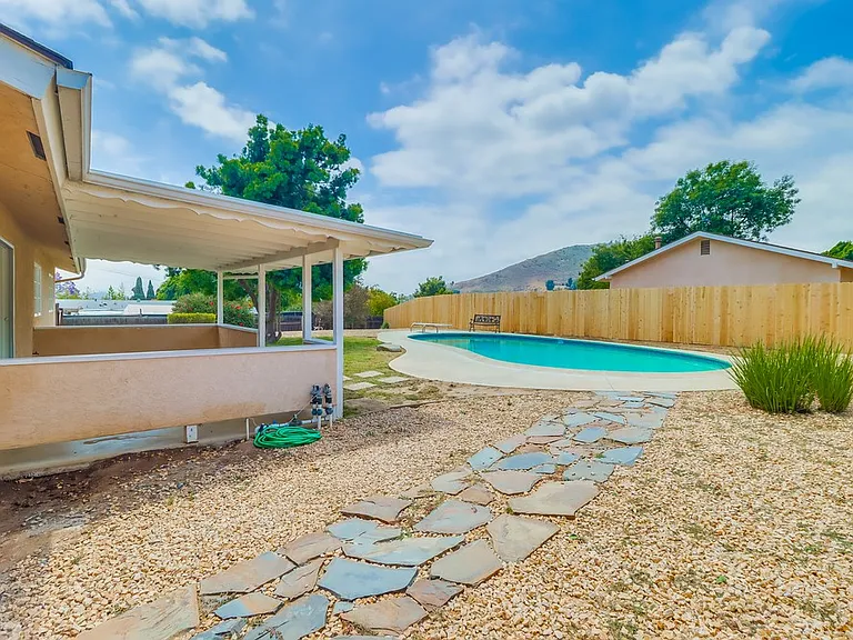 8120 Melrose Ln — Photo 21