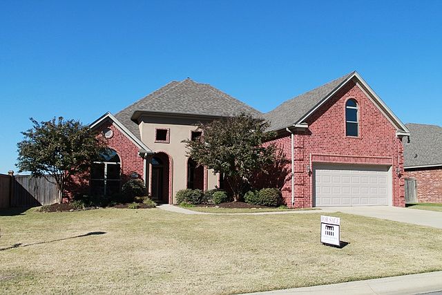 1st image of 207 Corondelet Ln