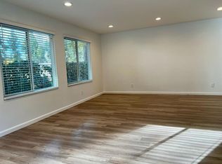 20130 Runnymede St UNIT 27, Winnetka, CA 91306