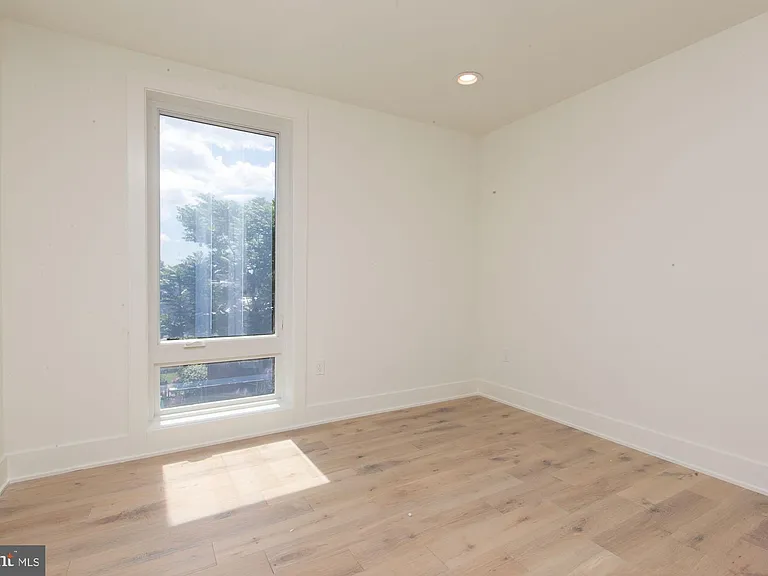 2431 Frankford Ave #35-15 — Photo 5