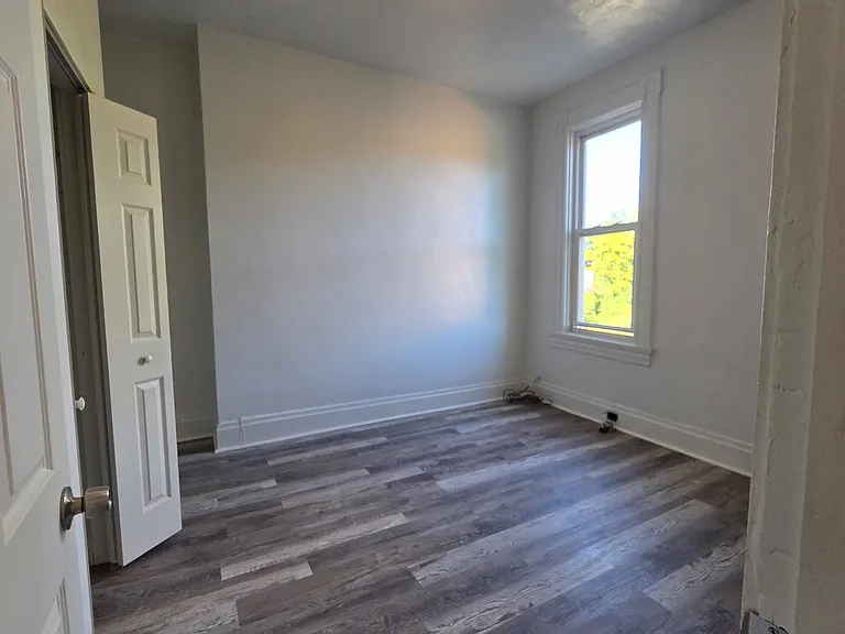 621-623 Lincoln Ave #4 — Photo 14