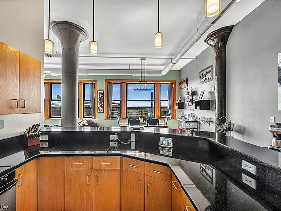 5th image of 2077 E 4th St #8