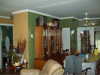 1st image of 390 NE 30th Ct
