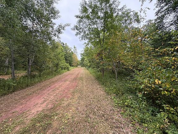 3rd image of 1 Whitetail St