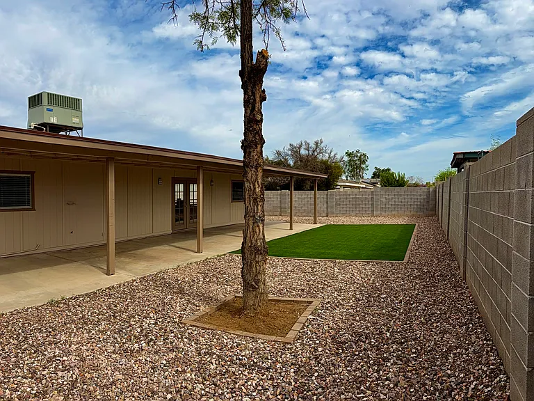 10021 N 47th Dr — Photo 16
