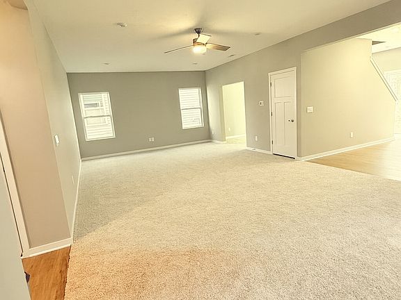 5th image of 2835 Horsham Dr