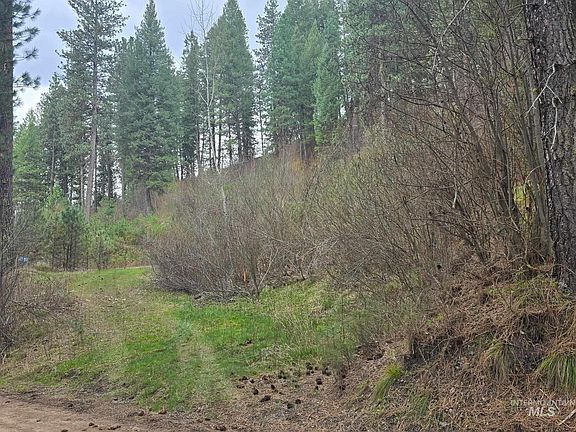 3rd image of 39 Beaver Creek Rd