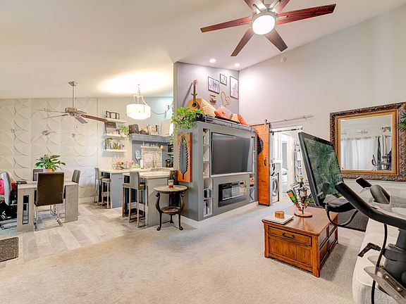 4th image of 824 Camino Real Unit 204